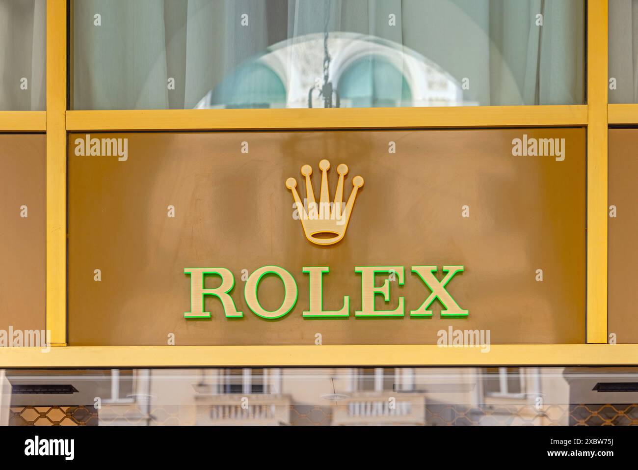 Thessalonique, Grèce - 22 octobre 2023 : Boutique de bijoux de luxe Gofas Rolex Watch Shop à Aristotelous Square. Banque D'Images