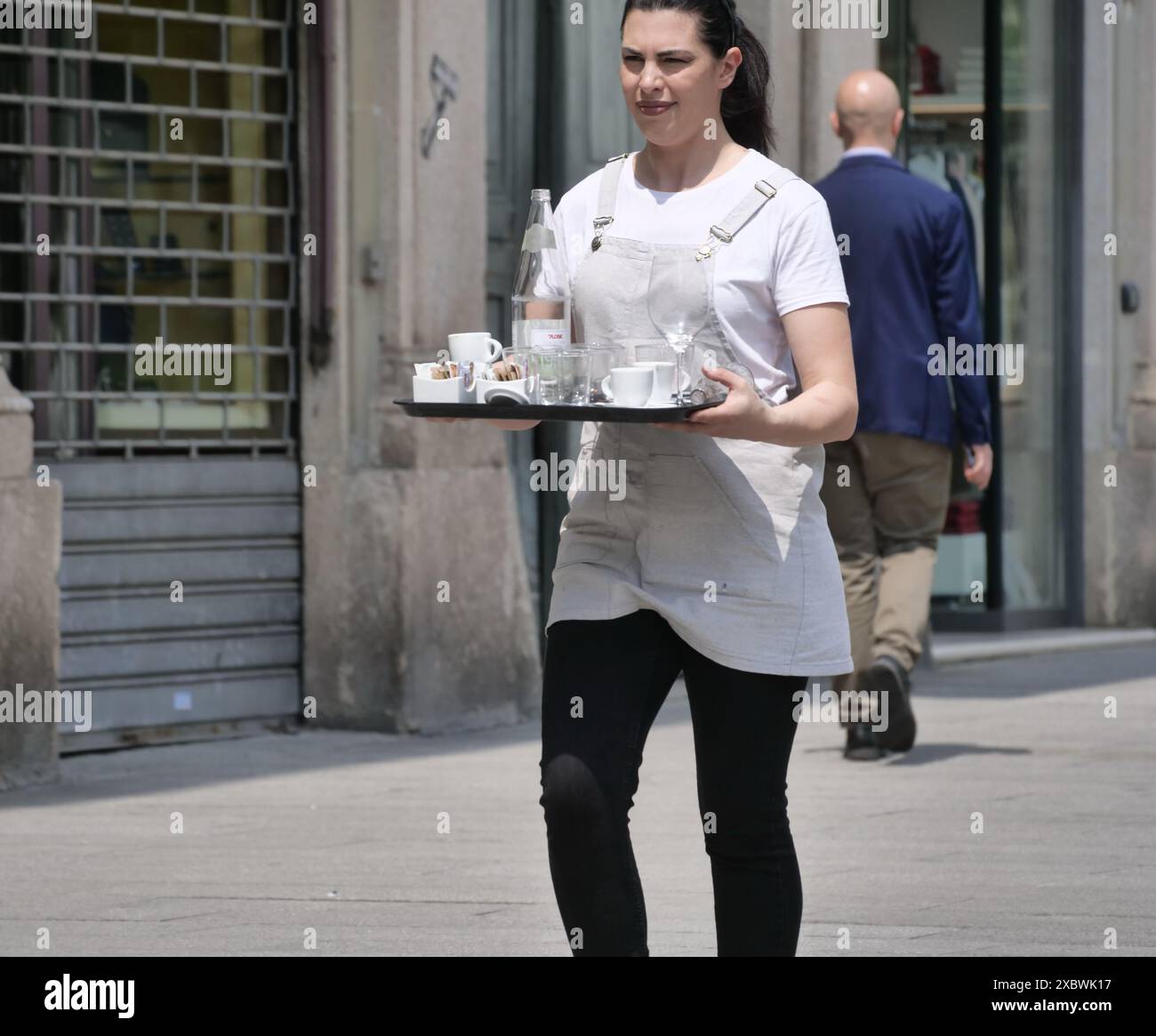 Bergame, Italie. 13 juin 2024. Profils les plus demandés : employés de restaurant, employés de comptoir et chefs. La demande s'est concentrée en Lombardie et dans des destinations touristiques comme les montagnes, les lacs et les villes. Crédit : Agence photo indépendante/Alamy Live News Banque D'Images