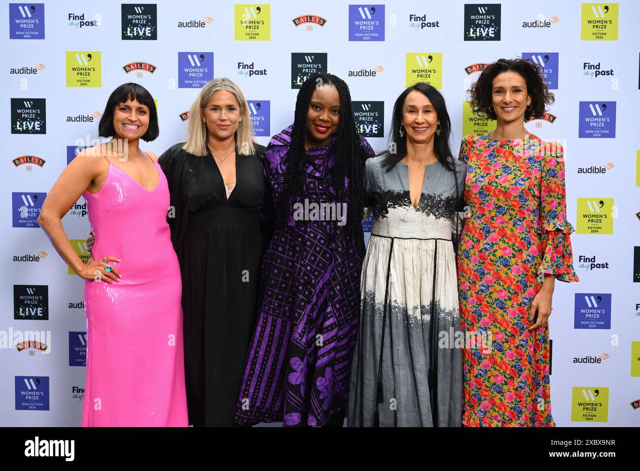 USAGE ÉDITORIAL EXCLUSIF (de gauche à droite) les juges Laura Dockrill, Anna Whitehouse, Ayobami Adebayo, Monica Ali et Indira Varma assistent à la soirée estivale du Prix des femmes 2024, qui se tient au Bedford Square Gardens, à Londres. Date de la photo : jeudi 13 juin 2024. Banque D'Images