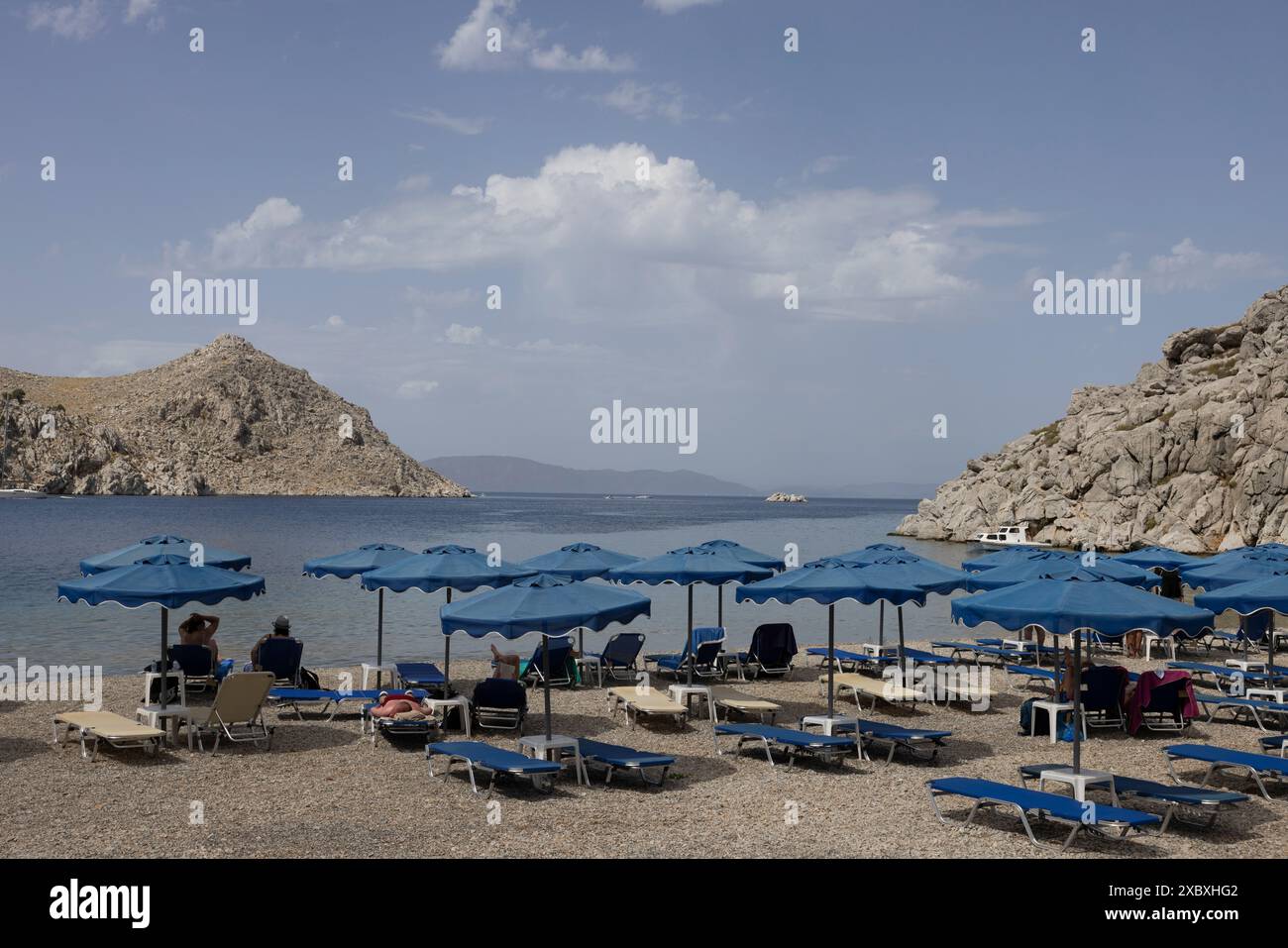 Zone de plage de Pedi sur l'île de Symi du groupe d'îles du Dodécanèse, où le corps du médecin de télévision Michael Mosley a été trouvé, Grèce, Europe Banque D'Images