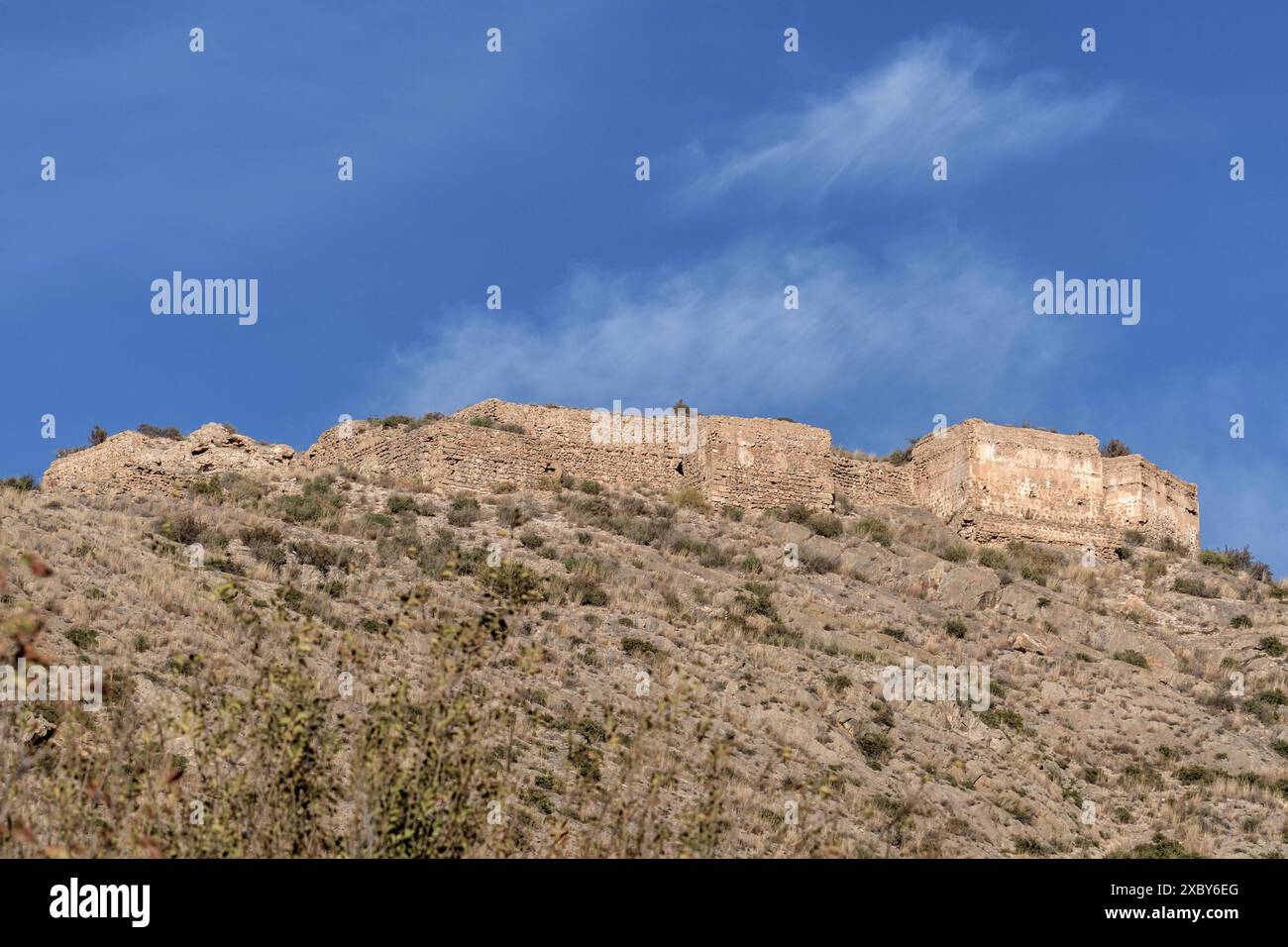 Ruines du château et murs de haute valeur historique et culturelle déclaré monument historique et artistique de la ville d'Orihuela, province d'Alicante, Banque D'Images