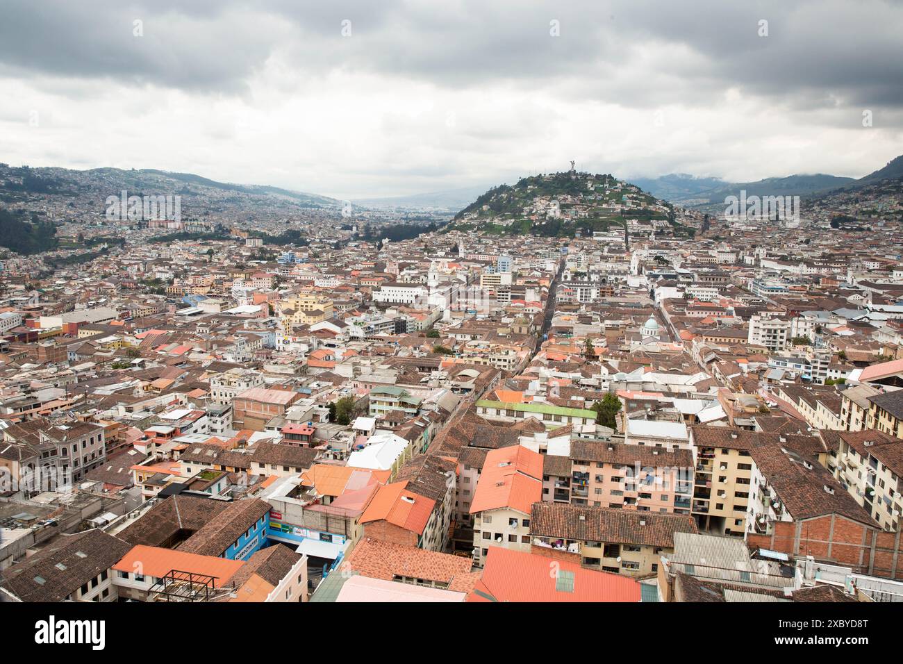 Basilique du vœu national ou Basílica del Voto Nacional en espagnol, une grande église de style gothique dans la ville coloniale espagnole de Quito, Équateur Banque D'Images