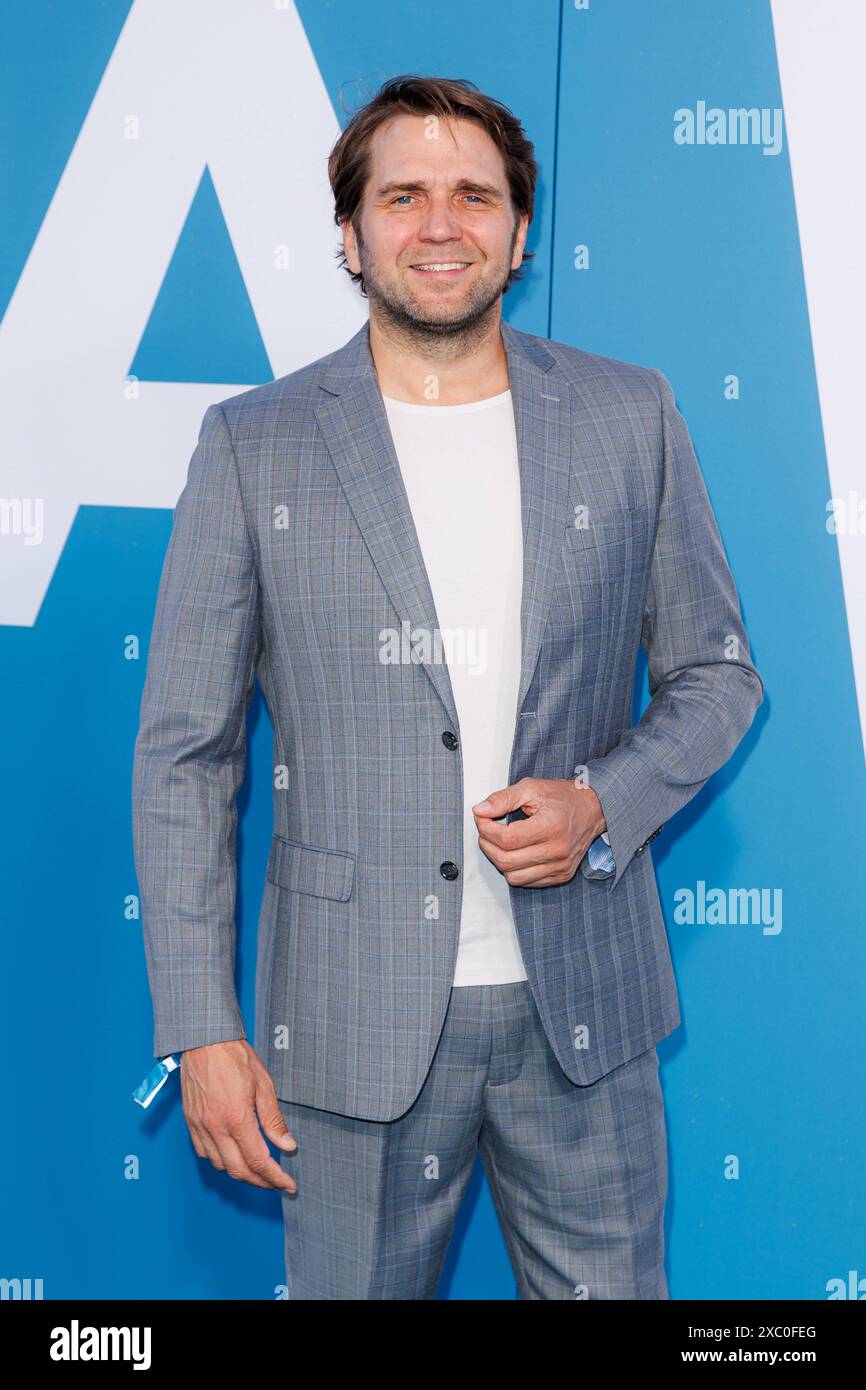 Produzentenfest 2024 - Fest der Produktionsallianz Pierre Kiwitt auf dem Roten Teppich beim Fest der Produktionsallianz im Tipi am Kanzleramt AM 13.06.2024 à Berlin. *** Produzentenfest 2024 Festival de la production Alliance Pierre Kiwitt sur le tapis rouge au Festival de la production Alliance au Tipi am Kanzleramt le 13 06 2024 à Berlin Copyright : xEventpressxKochanx Banque D'Images