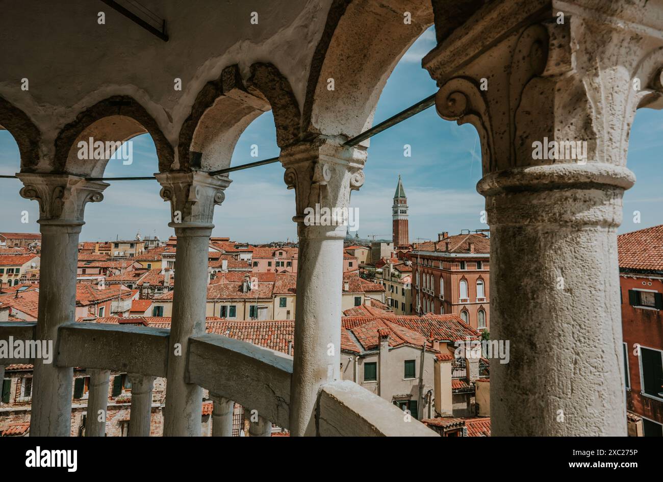 Vue de Venise, Italie du haut du Palazzo Contarini del Bovolo. Banque D'Images