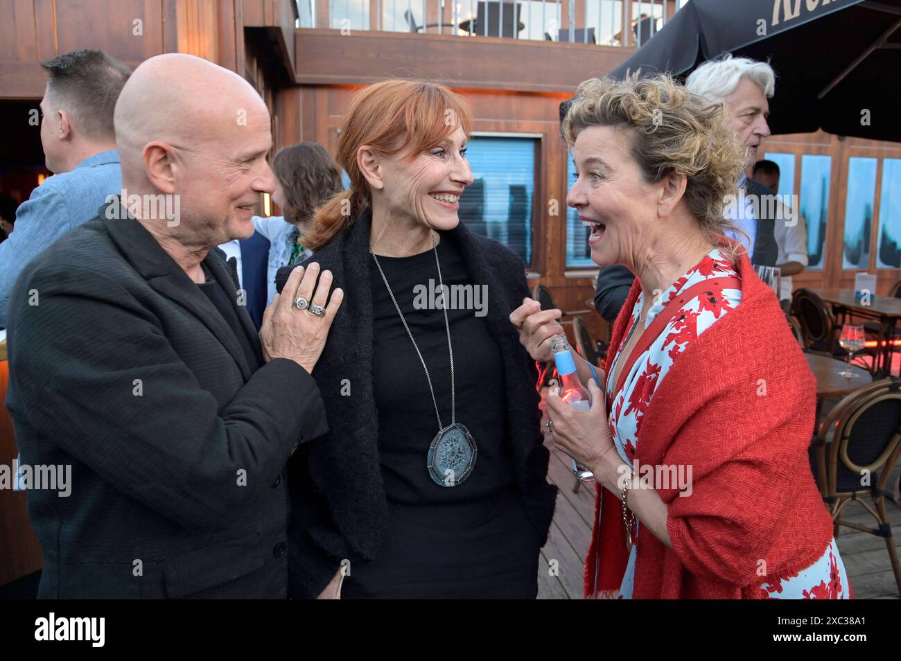 Christian Berkel, Andrea Sawatzki und Margarita Broich beim Fest der Produktionsallianz 2024 im Tipi am Kanzleramt. Berlin, 13.06.2024 *** Christian Berkel, Andrea Sawatzki et Margarita Broich à la soirée production Alliance 2024 au Tipi am Kanzleramt Berlin, 13 06 2024 Foto:XF.xKernx/xFuturexImagex produzentenfest 4936 Banque D'Images