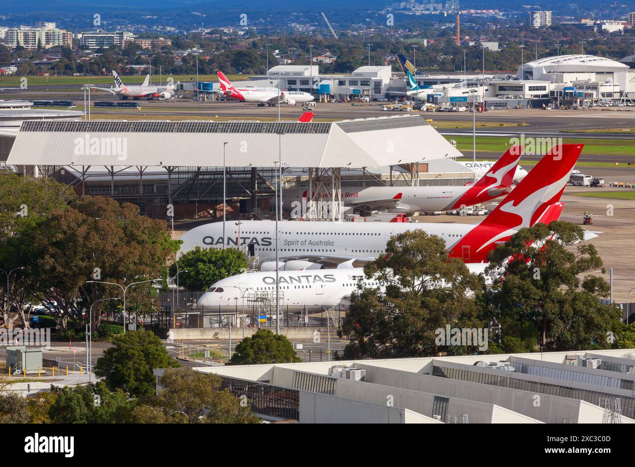 Avions passagers et cargo Qantas à l'aéroport international de Sydney, Australie Banque D'Images
