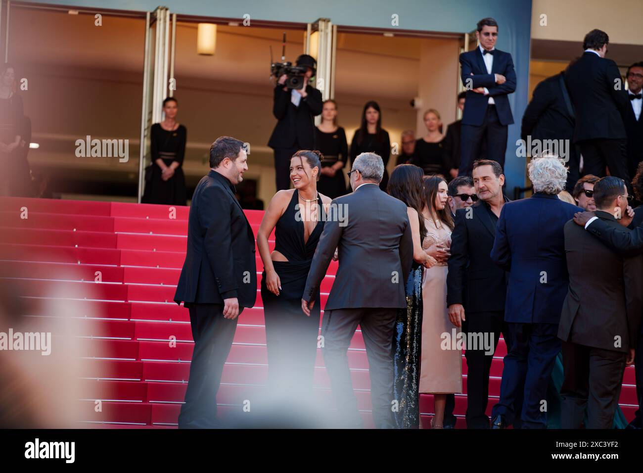 CANNES, FRANCE - 23 MAI : Adèle Exarchopoulos, Mallory Wanecque, François civil, Vincent Lacoste, assistent au tapis rouge de L'amour Ouf à Fe Banque D'Images