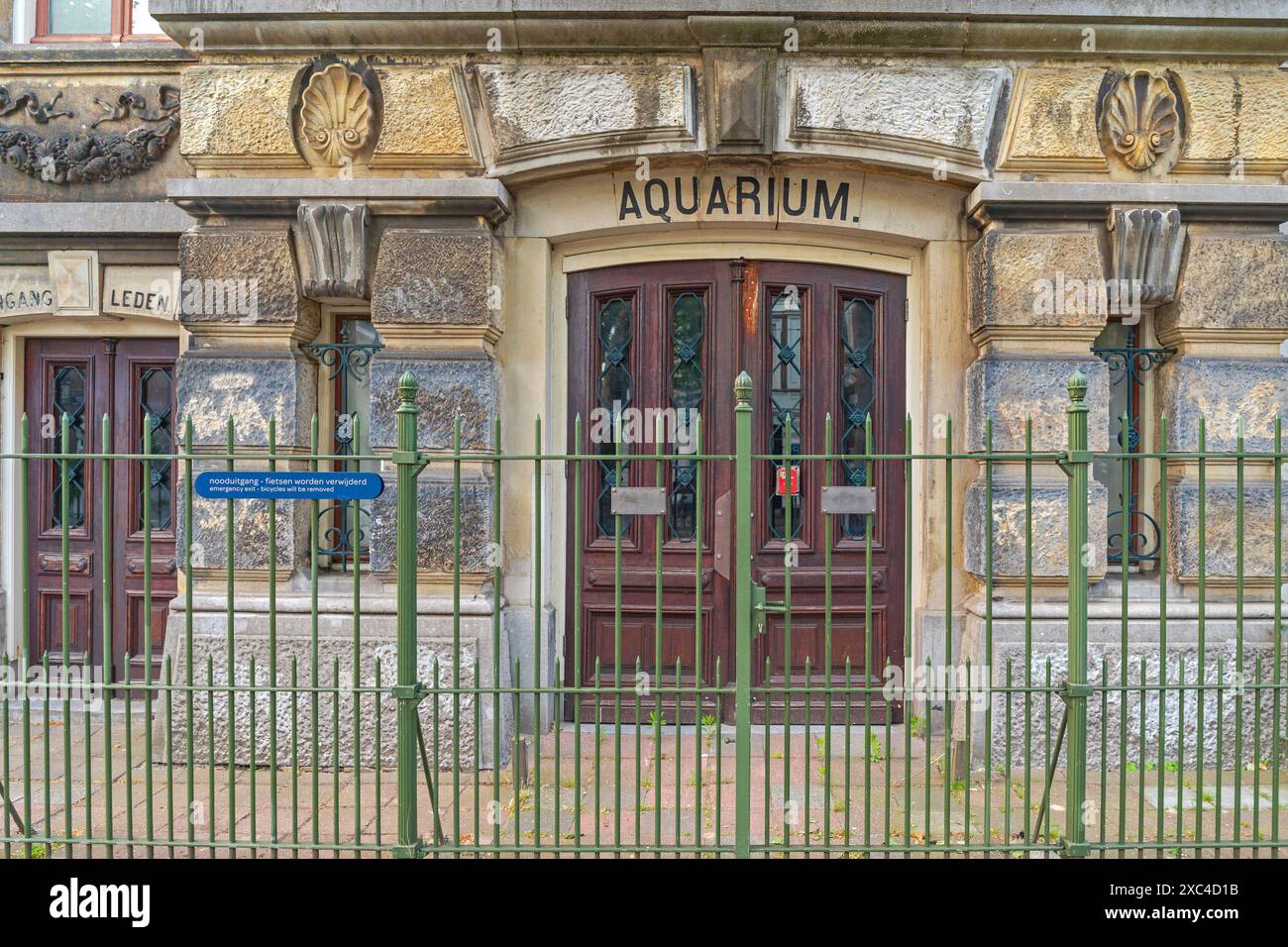 Amsterdam, pays-Bas - 17 mai 2018 : entrée à l'Aquarium Artis Royal Zoo animaux aquatiques poissons à plantage Middenlaan Street. Banque D'Images