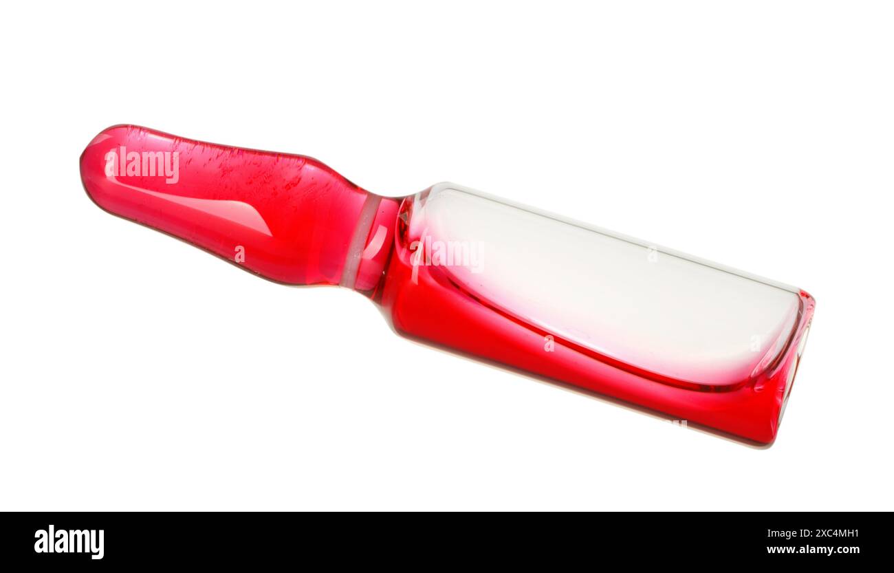 Ampoule en verre avec liquide isolé sur blanc Banque D'Images