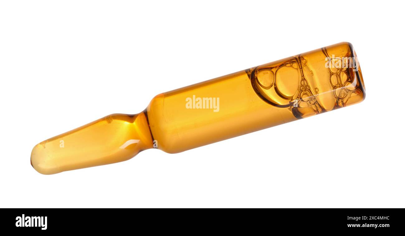 Ampoule en verre avec liquide isolé sur blanc Banque D'Images