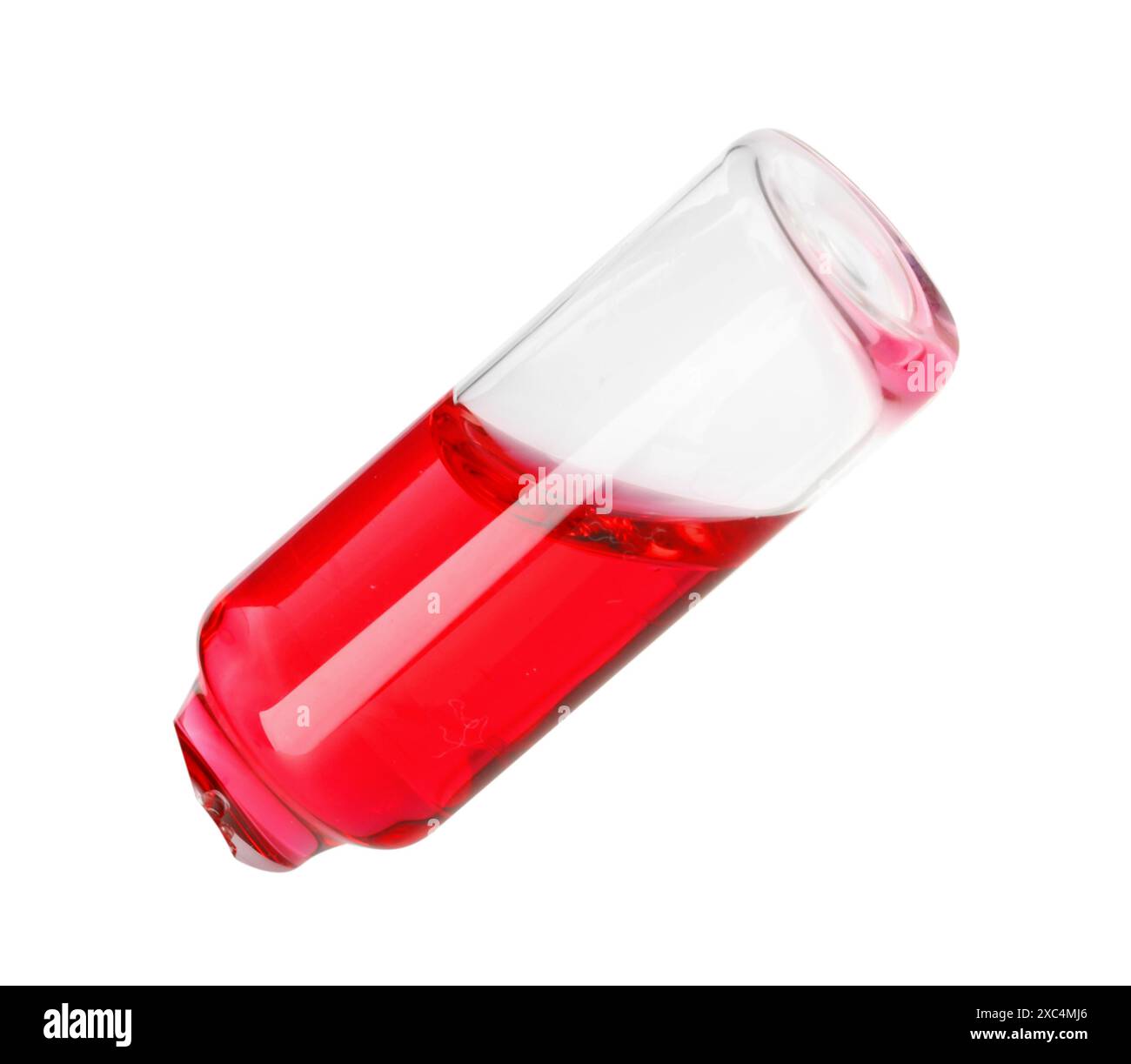 Ampoule en verre ouverte avec du liquide isolé sur blanc Banque D'Images