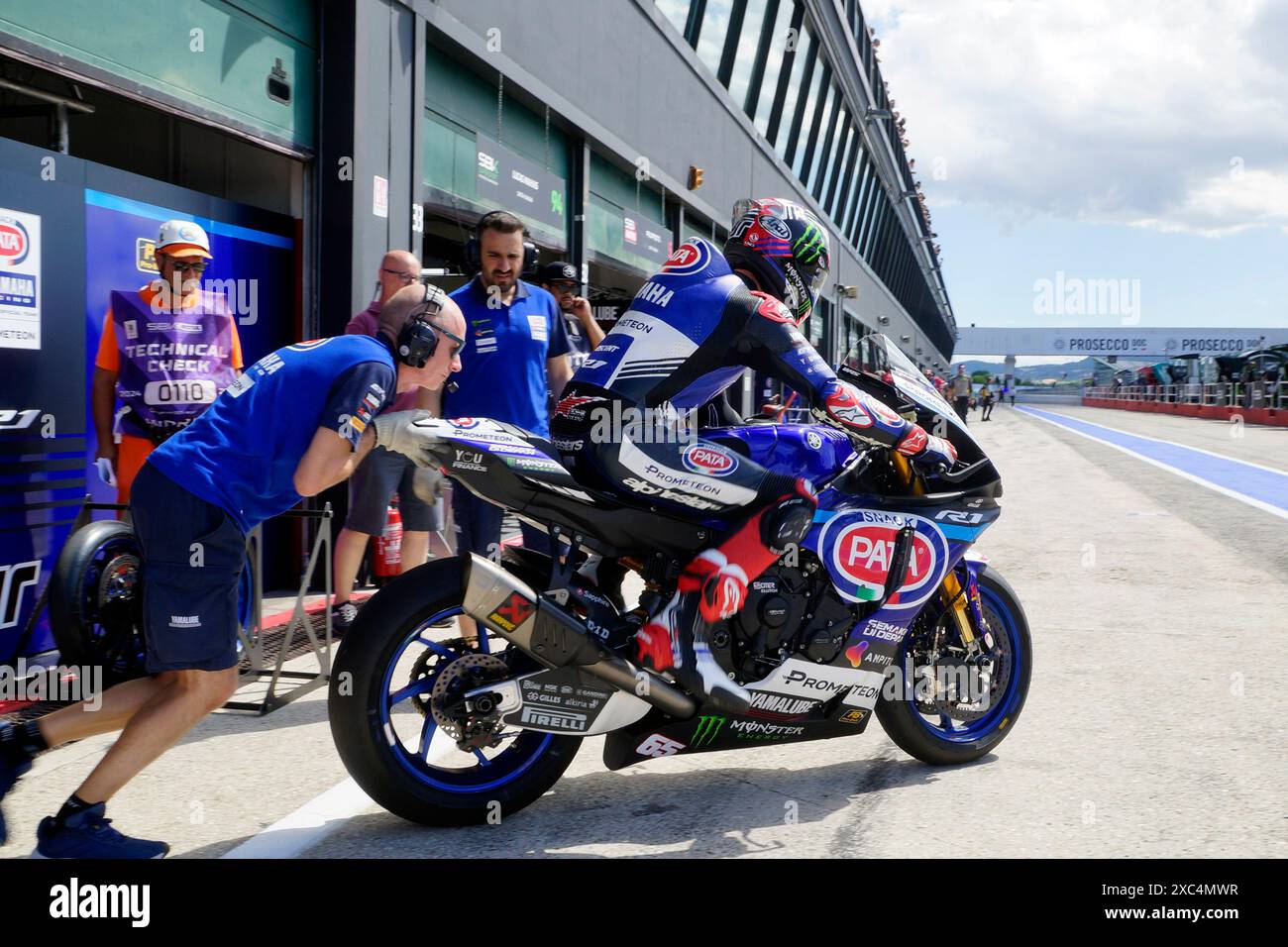 Foto Alessandro la Rocca/LaPresse14-06-2024, Misano World circuit Marco Simoncelli Sport-Motociclismo-WSBK FIM Superbike World Championship-Pirelli Emilia Romagna Round 14-16-juin 2024 FP1 e FP2 nella foto : Jonatan Rea -Yamaha photo Alessandro la Rocca/ Credit : LaPresse/Alamy Live News Banque D'Images