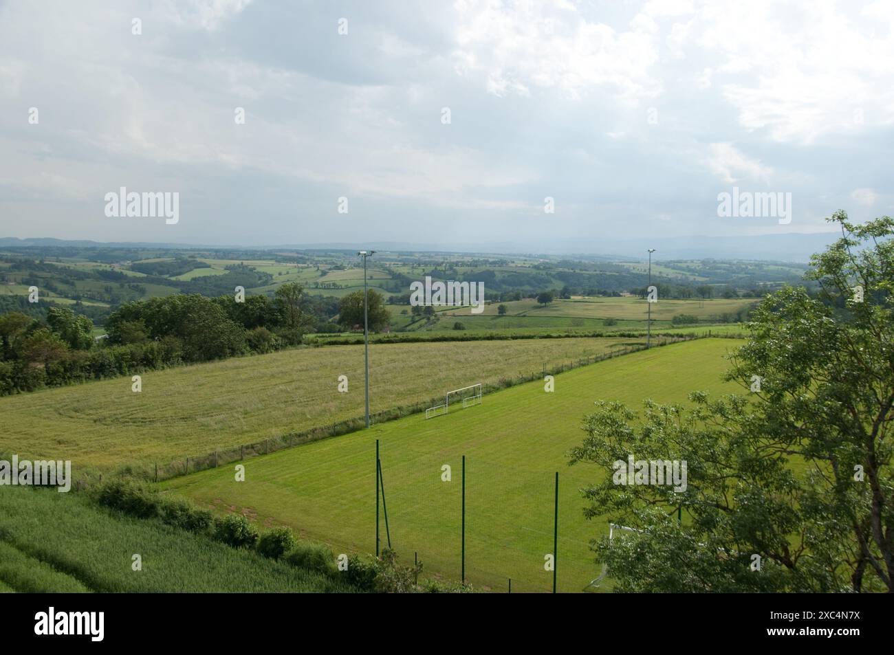 Vue depuis la Tour notre-Dame de succour, Coutouvre, Loire, Auvergne-Rhône-alpes ; France; belle campagne ; belles vues; Banque D'Images