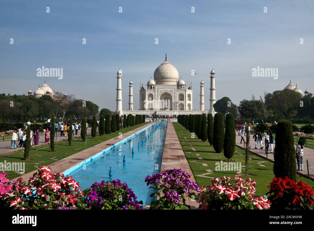 Agra, Inde : Taj Mahal. La ville est un site du patrimoine mondial. Le Grand Mughal Shah Jahan fit construire le bâtiment à la mémoire de sa défunte épouse Banque D'Images