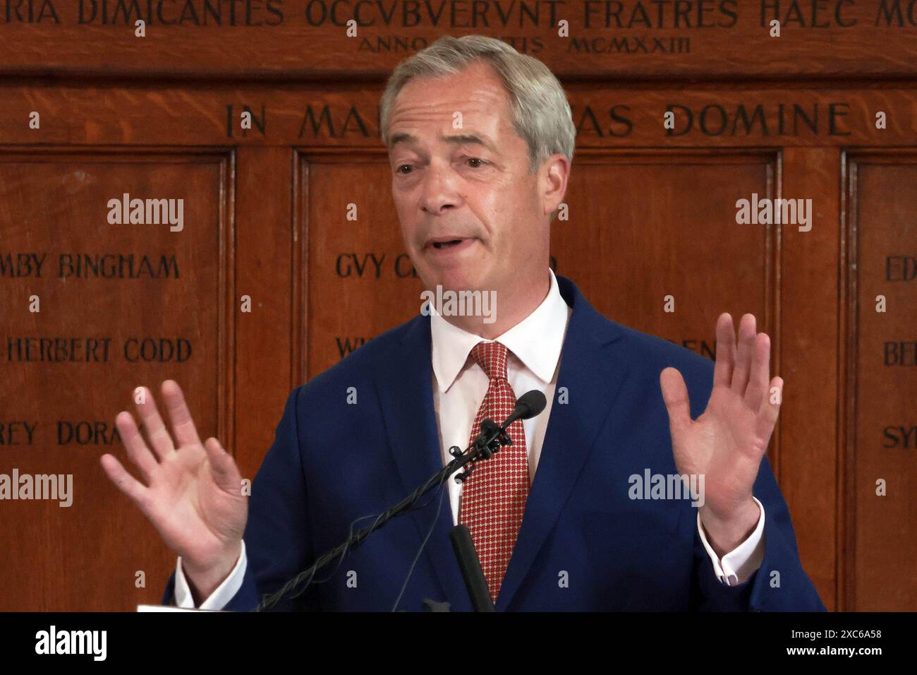 Londres, Royaume-Uni. 14 juin 2024. Image © concédée sous licence à Parsons Media. 14/06/2024. Londres, Royaume-Uni. Conférence de presse du Parti réformiste. Photo de Martyn Wheatley/Parsons Media Nigel Farage et Richard TICE tiennent une conférence de presse du Parti réformiste sur le croisement entre le Parti réformiste et le Parti conservateur au Wellington, à Londres. Crédit : andrew parsons/Alamy Live News Banque D'Images