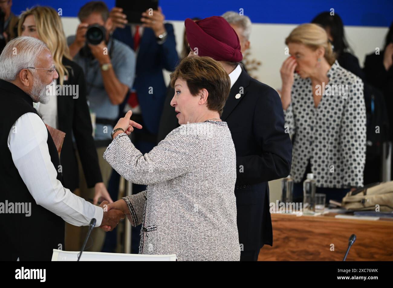 Borgo Egnaza, Italie. 14 juin 2024. Sommet du G7 à Borgo Egnaza, Italie. Séance de travail sur l’Intelligence artificielle (IA), l’énergie, l’Afrique et la Méditerranée. Le président indien Narendra Modi (à gauche) et la directrice générale du Fonds monétaire international Kristalina Georgieva (à droite). 14.06.2024 Italie, Borgo Egnaza crédit photo : Aleksy Witwicki/Sipa USA crédit : Sipa USA/Alamy Live News Banque D'Images