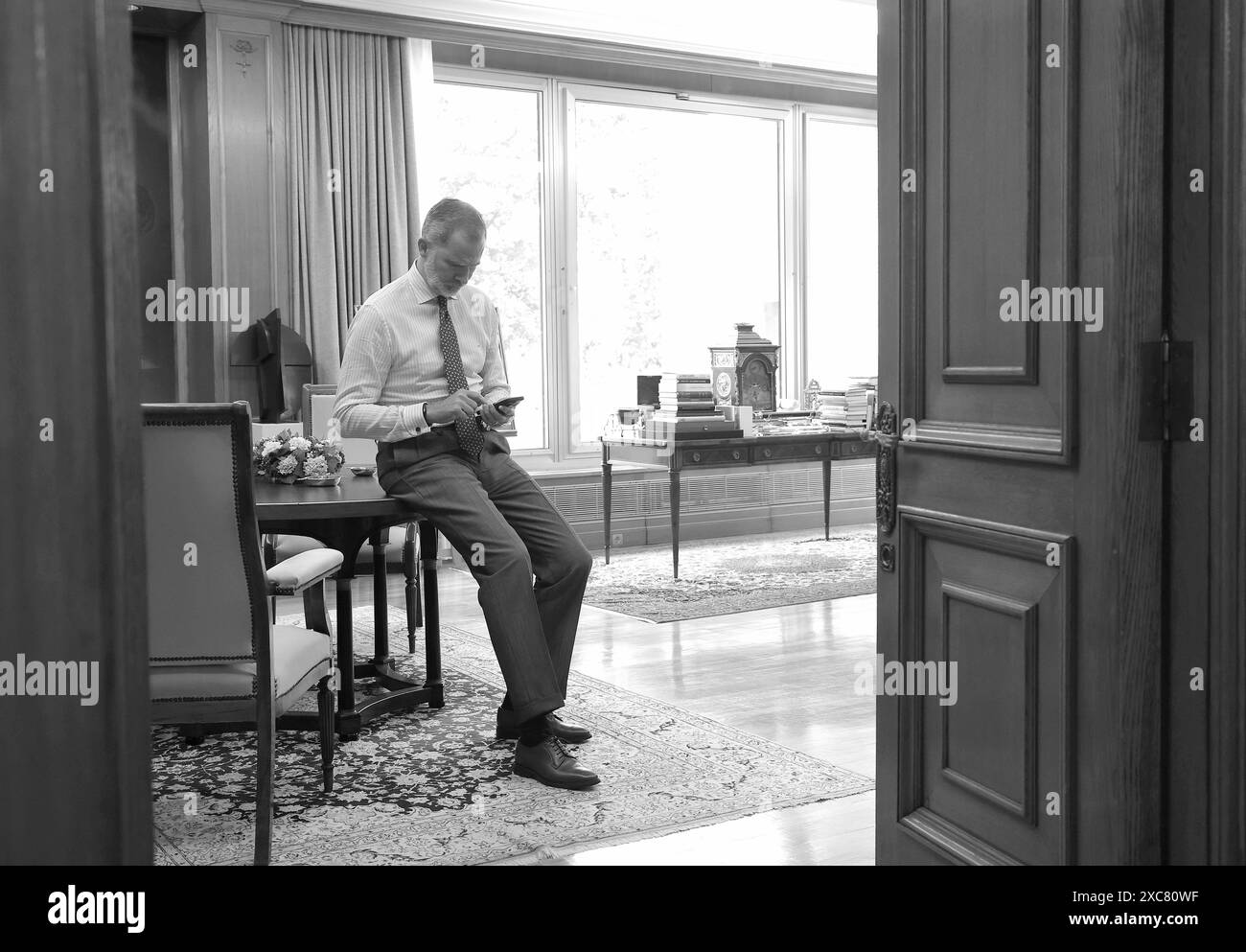 Madrid, Espagne. 15 juin 2024. Images officielles du roi Felipe VI dans son bureau à l'occasion du 10e anniversaire de son règne, Madrid, 15 juin 2024 crédit : CORDON PRESS/Alamy Live News Banque D'Images