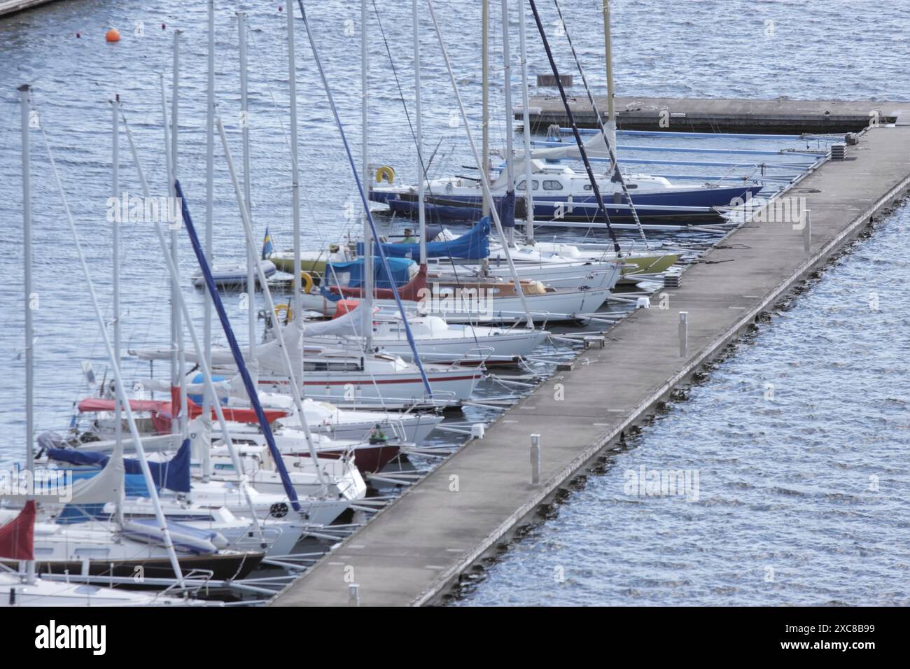 Beaucoup de bateaux à l'embarcadère Banque D'Images