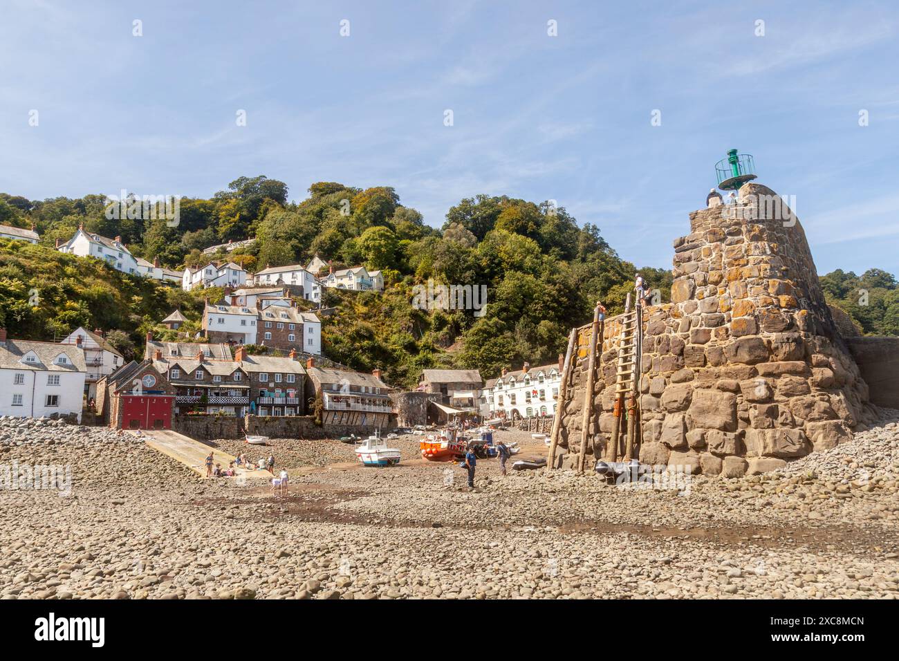 La zone portuaire du joli village de pêcheurs de Clovelly, une attraction touristique privée sur la côte nord du Devon Banque D'Images