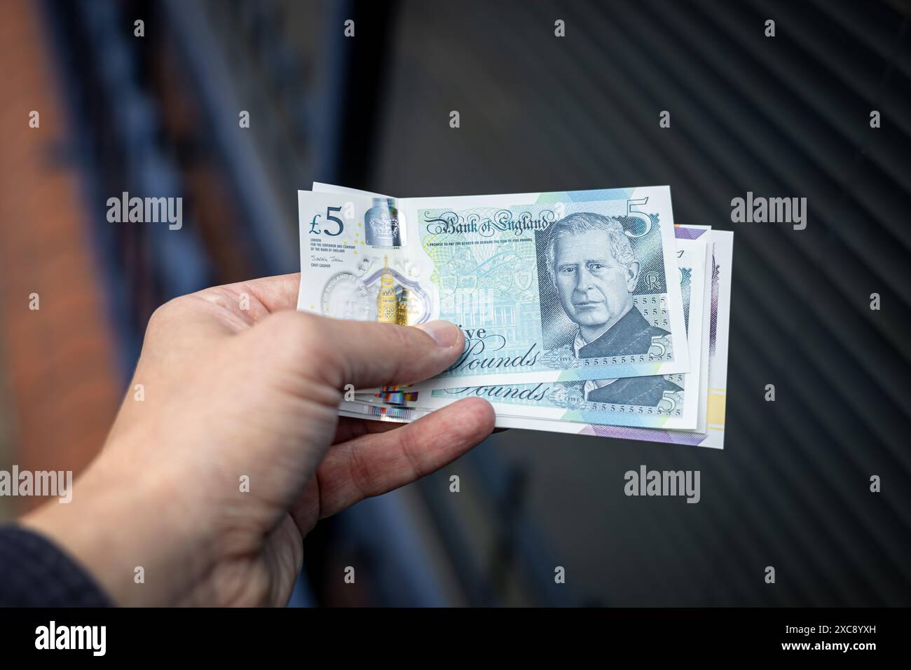 Billets de banque représentant un portrait du roi Charles III, émis pour la première fois en juin 2024 par Bank of England, Royaume-Uni Banque D'Images