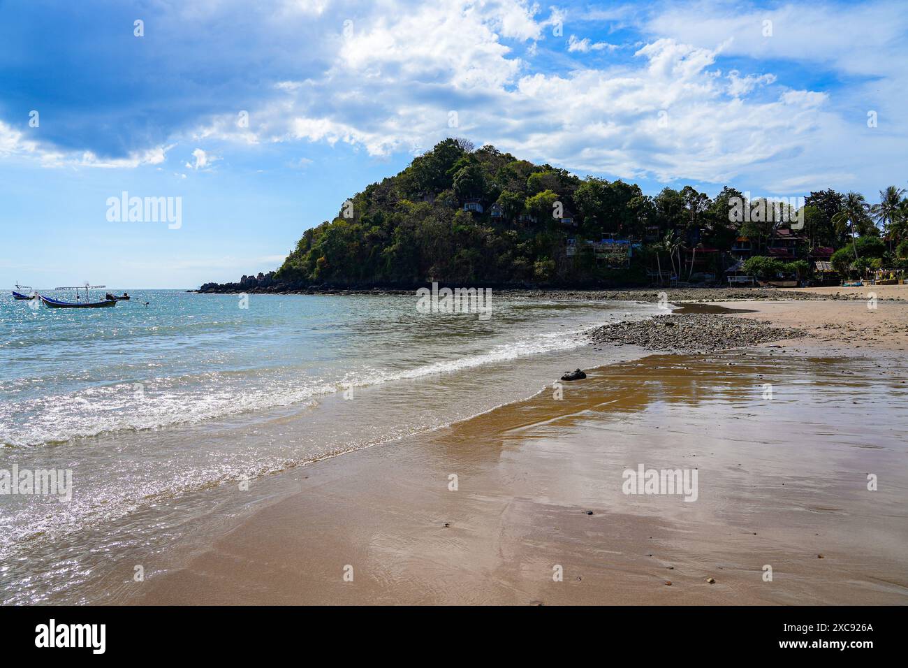 Plage de BA Kantiang sur l'île de Koh Lanta dans la mer d'Andaman, province de Krabi, Thaïlande Banque D'Images