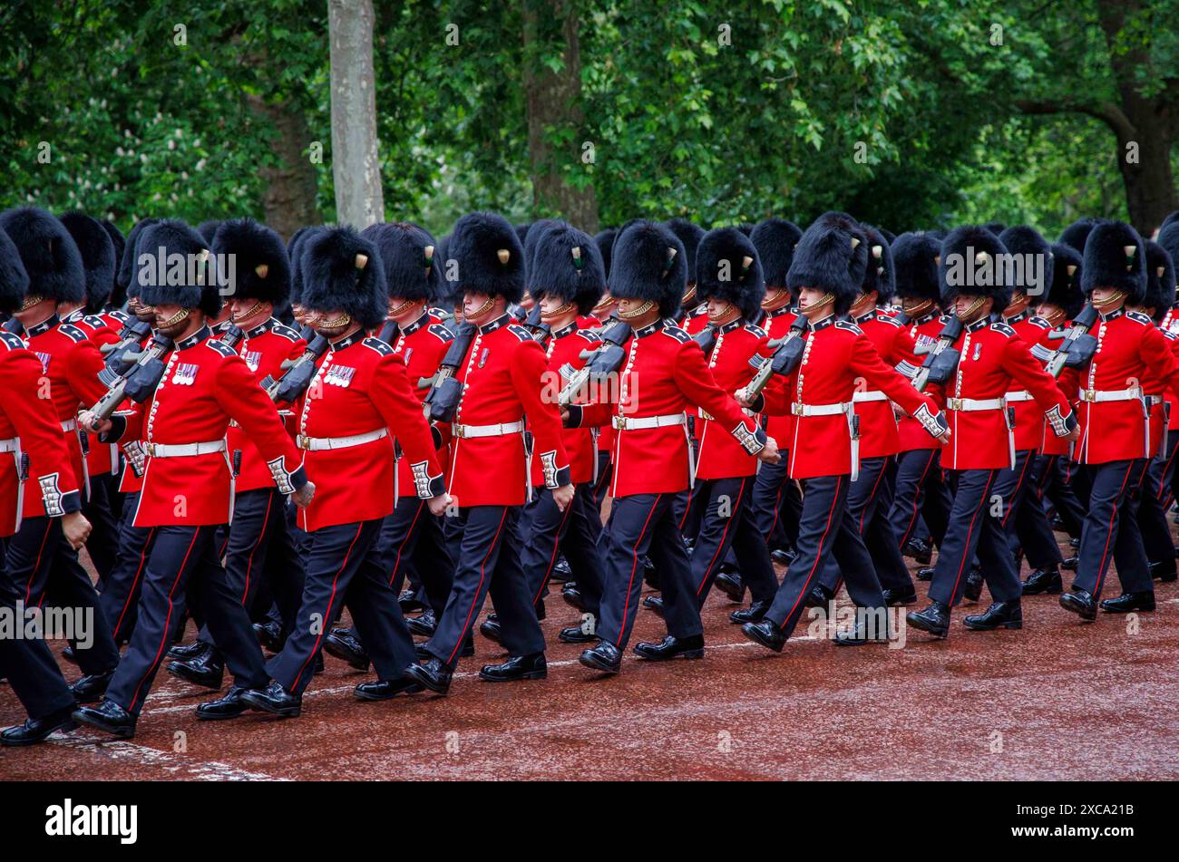 Londres, Royaume-Uni. 15 juin 2024. 15 juin 2024 Trooping The Colour marque l'anniversaire officiel du souverain britannique depuis plus de 260 ans. Plus de 1400 soldats de défilé, 200 chevaux et 400 musiciens défilent dans une grande démonstration de précision militaire, d'équitation et de fanfare. Crédit : Mark Thomas/Alamy Live News Banque D'Images