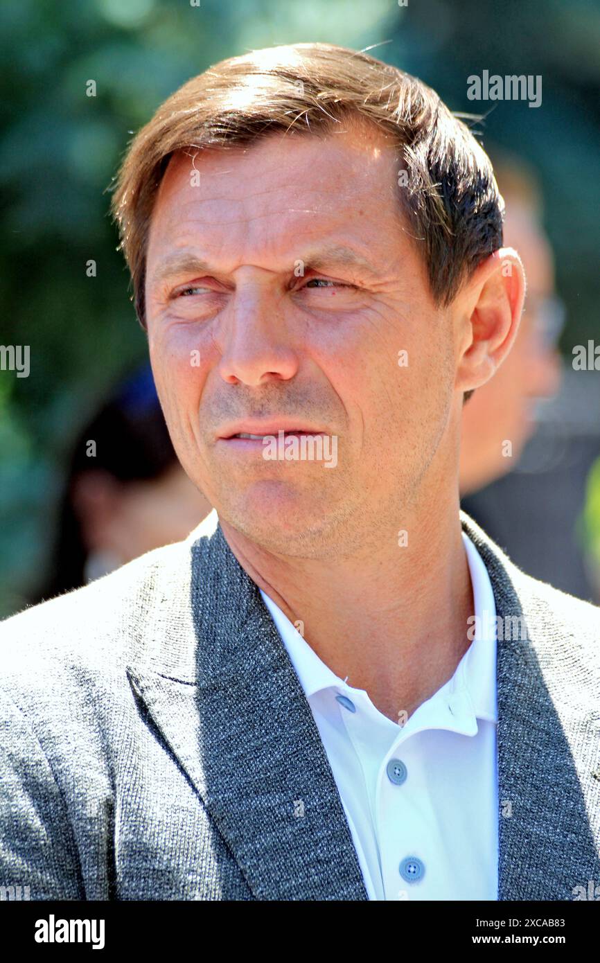 Brampton, Canada. 15 juin 2024. Le maire Patrick Brown est à l’affût d’une cérémonie de levée de drapeau à l’hôtel de ville de Brampton, en Ontario, le 15 juin 2024, célébrant le mois du patrimoine italien. (Photo de Mike Campbell/NurPhoto) crédit : NurPhoto SRL/Alamy Live News Banque D'Images Brampton, Canada. 15 juin 2024. Le maire Patrick Brown est à l’affût d’une cérémonie de levée de drapeau à l’hôtel de ville de Brampton, en Ontario, le 15 juin 2024, célébrant le mois du patrimoine italien. (Photo de Mike Campbell/NurPhoto) crédit : NurPhoto SRL/Alamy Live News Banque D'Images