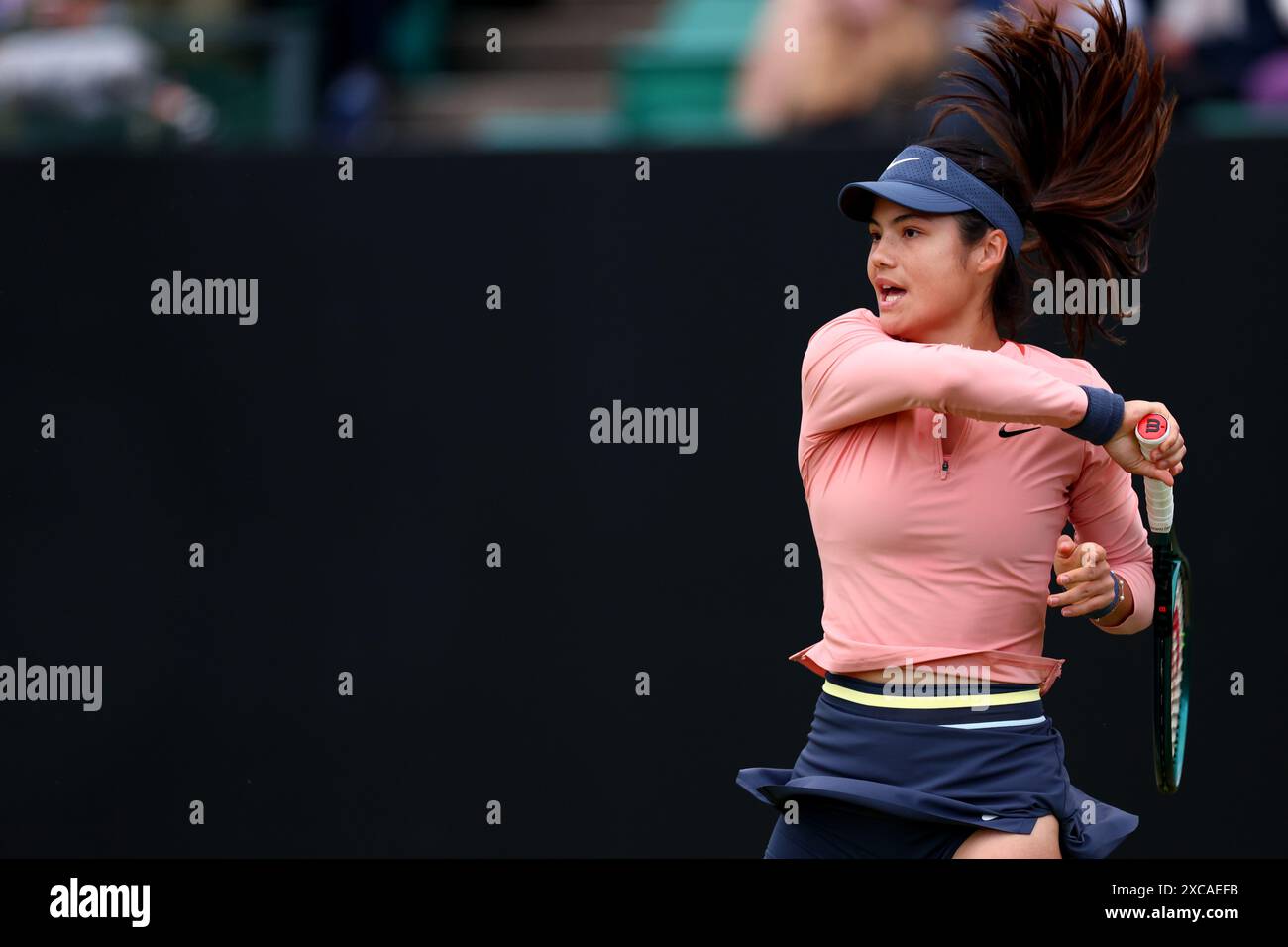 Emma Raducanu ciblée par un homme exhibant un comportement fixé lors de son match à Dubai