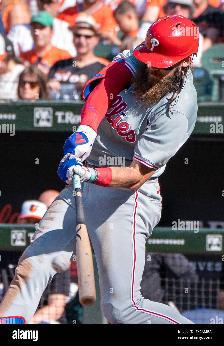 Baltimore, États-Unis. 15 juin 2024. BALTIMORE, Maryland - 15 JUIN : les Philadelphia Phillies quittent Brandon Marsh (16 ans) à la batte lors d'un match MLB entre les Orioles de Baltimore et les Philadelphia Phillies, le 15 juin 2024, à Orioles Park à Camden Yards, à Baltimore, Maryland. (Photo de Tony Quinn/SipaUSA) crédit : Sipa USA/Alamy Live News Banque D'Images