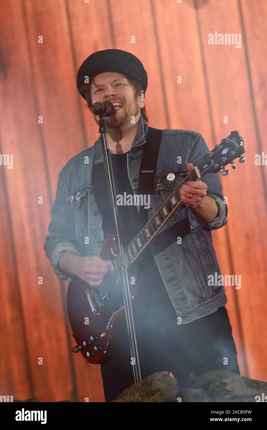 Donington, Royaume-Uni. 15 juin 2024. Fall Out Boy en vedette sur la scène principale samedi au Download Festival. Crédit : Cristina Massei/Alamy Live news Banque D'Images