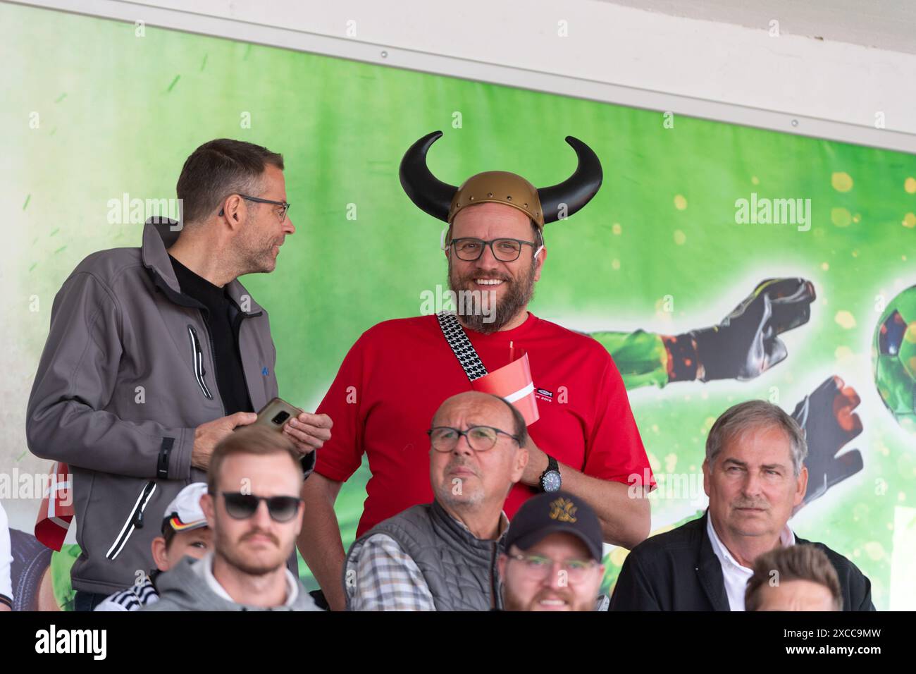 Fan, Zuschauer, Wikingerhelm Oeffentliches Training Nationalmannschaft Daenemark, UEFA Fussball Europameisterschaft 2024, Herren, EM 2024, GER, 11.06.2024, Foto : Eibner-Pressefoto/Wolfgang Frank Banque D'Images