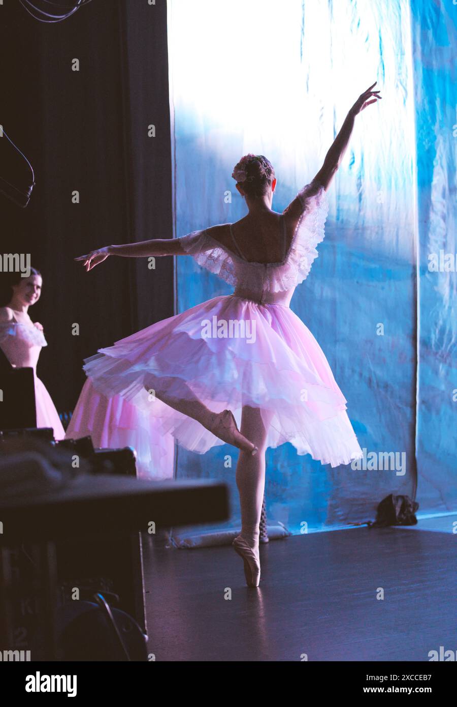 Ballerine dans les chaussures pointe photoshoot en coulisses Banque D'Images