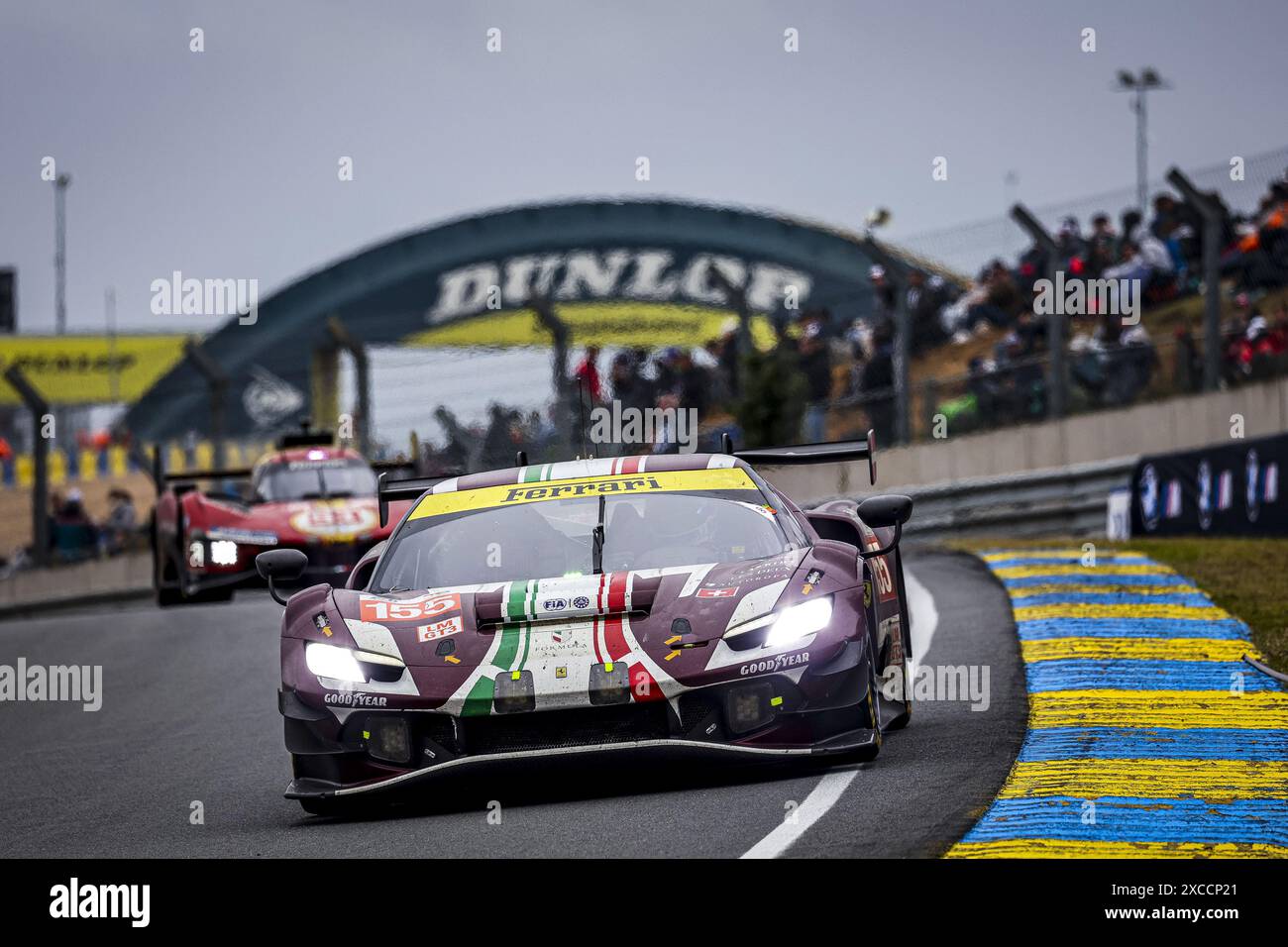 155 LAURSEN Johnny (dnk), LAURSEN Conrad (dnk), TAYLOR Jordan (usa), Spirit of Race, Ferrari 296 LMGT3 #155, LM GT3, action lors des 24 heures du Mans 2024, 4ème manche du Championnat du monde FIA d'Endurance 2024, sur le circuit des 24 heures du Mans, du 15 au 16 juin, 2024 au Mans, France crédit : Agence photo indépendante/Alamy Live News Banque D'Images