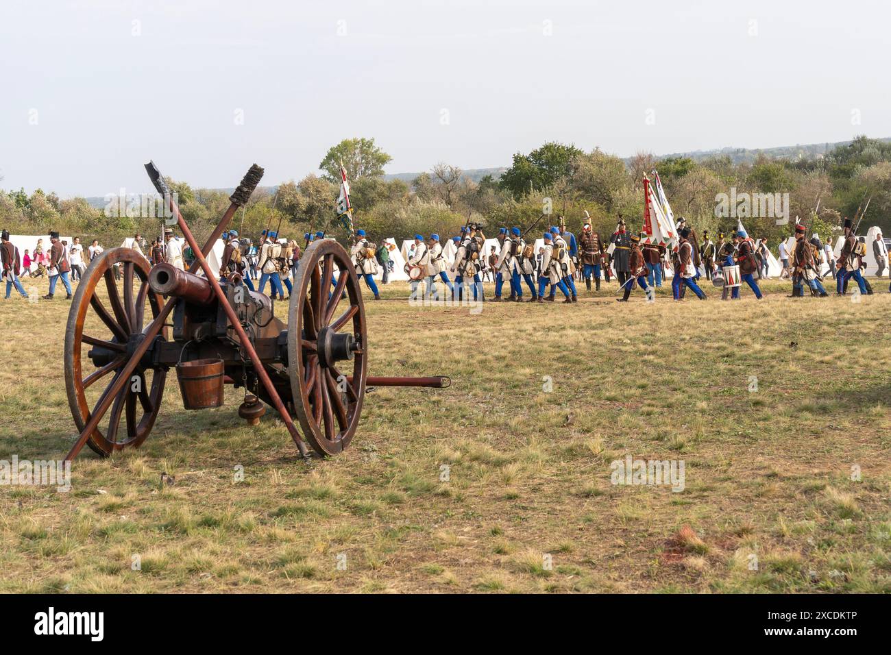 Soldats traditionnels à l'événement organisé pour commémorer la bataille de Pakozd en 1848. Pakozd, Hongrie - septembre 30. 2023. Banque D'Images