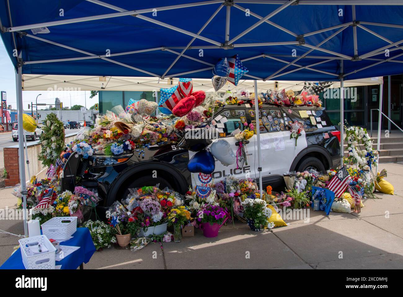 Minneapolis, Minnesota. Mémorial de la police pour un officier tombé tué en réponse à une fusillade. Banque D'Images