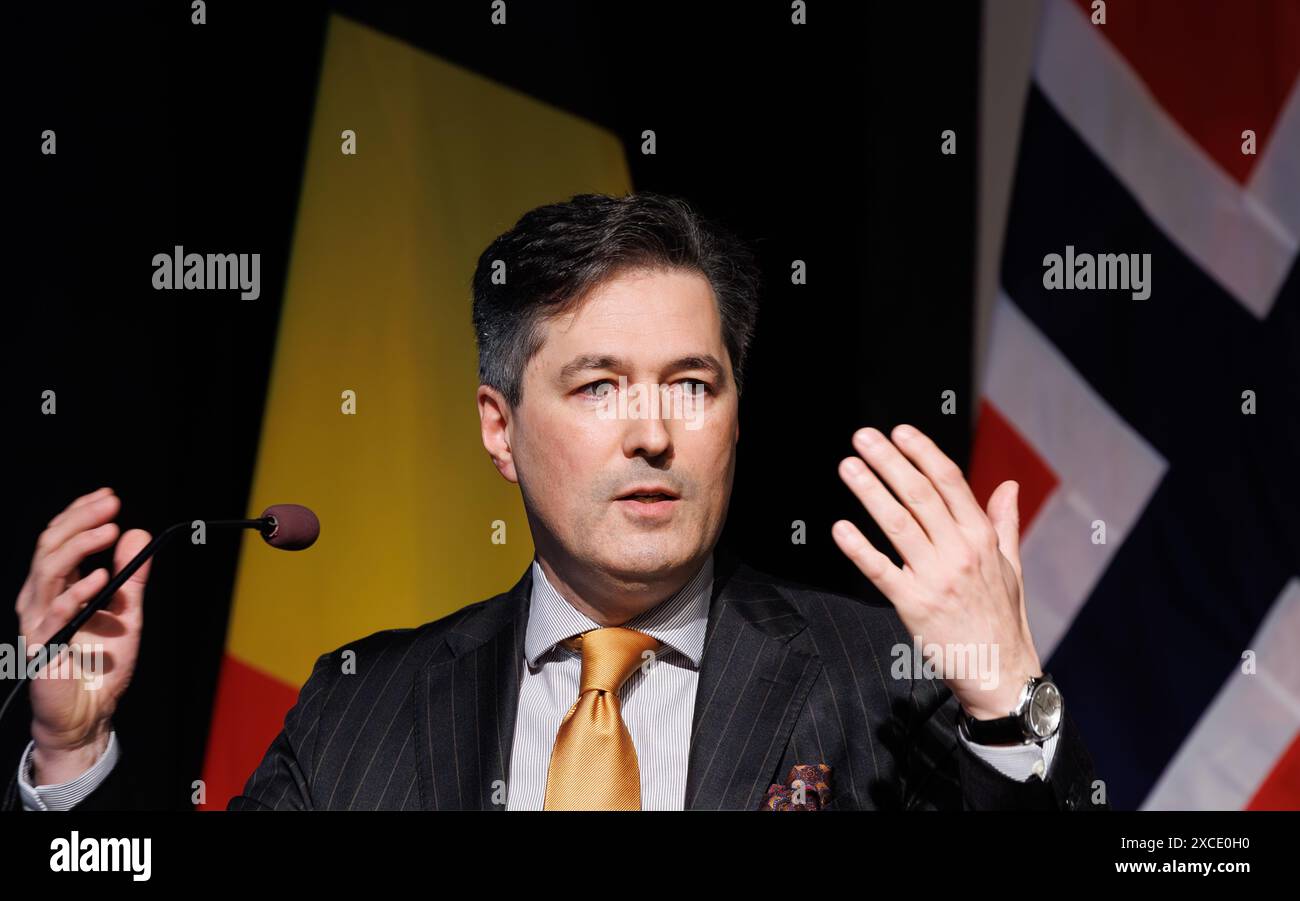 Oslo, Norvège. 16 juin 2024. Ambassadeur de Belgique en Norvège, Jan Bayart prononce un discours à l’arrivée à Oslo, pour une mission économique en Norvège, dimanche 16 juin 2024. La Princesse belge dirige une délégation belge pour discuter de la transition énergétique, de l’économie circulaire, des sciences de la vie et du design au cours des quatre prochains jours. BELGA PHOTO BENOIT DOPPAGNE crédit : Belga News Agency/Alamy Live News Banque D'Images Oslo, Norvège. 16 juin 2024. Ambassadeur de Belgique en Norvège, Jan Bayart prononce un discours à l’arrivée à Oslo, pour une mission économique en Norvège, dimanche 16 juin 2024. La Princesse belge dirige une délégation belge pour discuter de la transition énergétique, de l’économie circulaire, des sciences de la vie et du design au cours des quatre prochains jours. BELGA PHOTO BENOIT DOPPAGNE crédit : Belga News Agency/Alamy Live News Banque D'Images