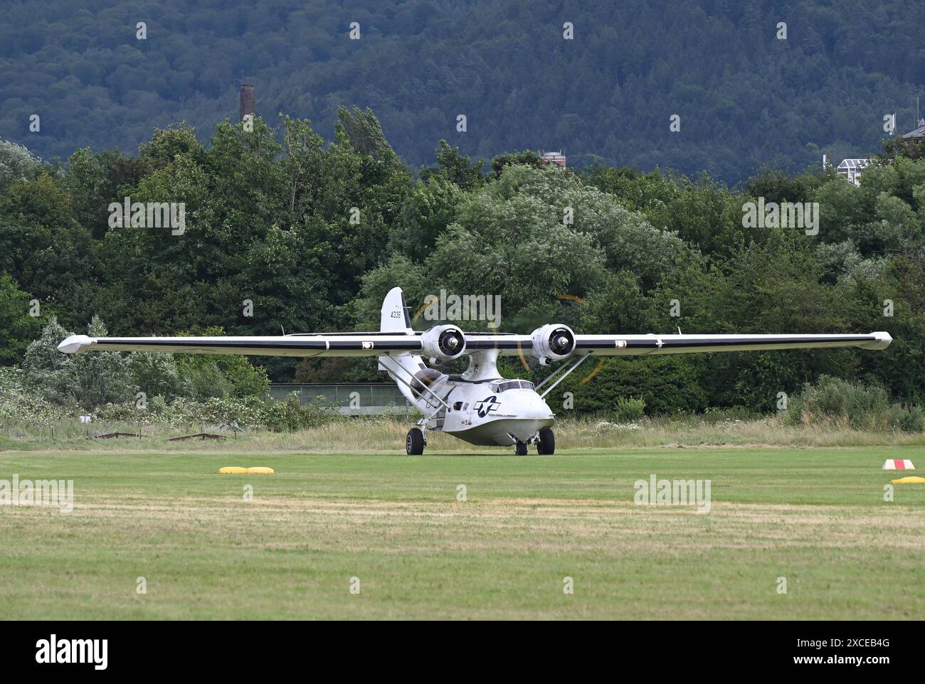 16.06.2024, xjhx, Wirtschaft Flugplatz-Kerb Gelnhausen 2024 v.l. Flugzeug Maschine Consolidated 28 Catalina, enregistrement / numéro de série : G-PBYA, autre numéro de série : 433915 nom Miss Pick Up Gelnhausen *** 16 06 2024, xjhx, Wirtschaft Flugplatz Kerb Gelnhausen 2024 v l Flugzeug Maschine Consolidated 28 Catalina, Registration Serial G PBYA, Alternate Serial 433915 nom Miss Pick Up Gelnhausen Banque D'Images