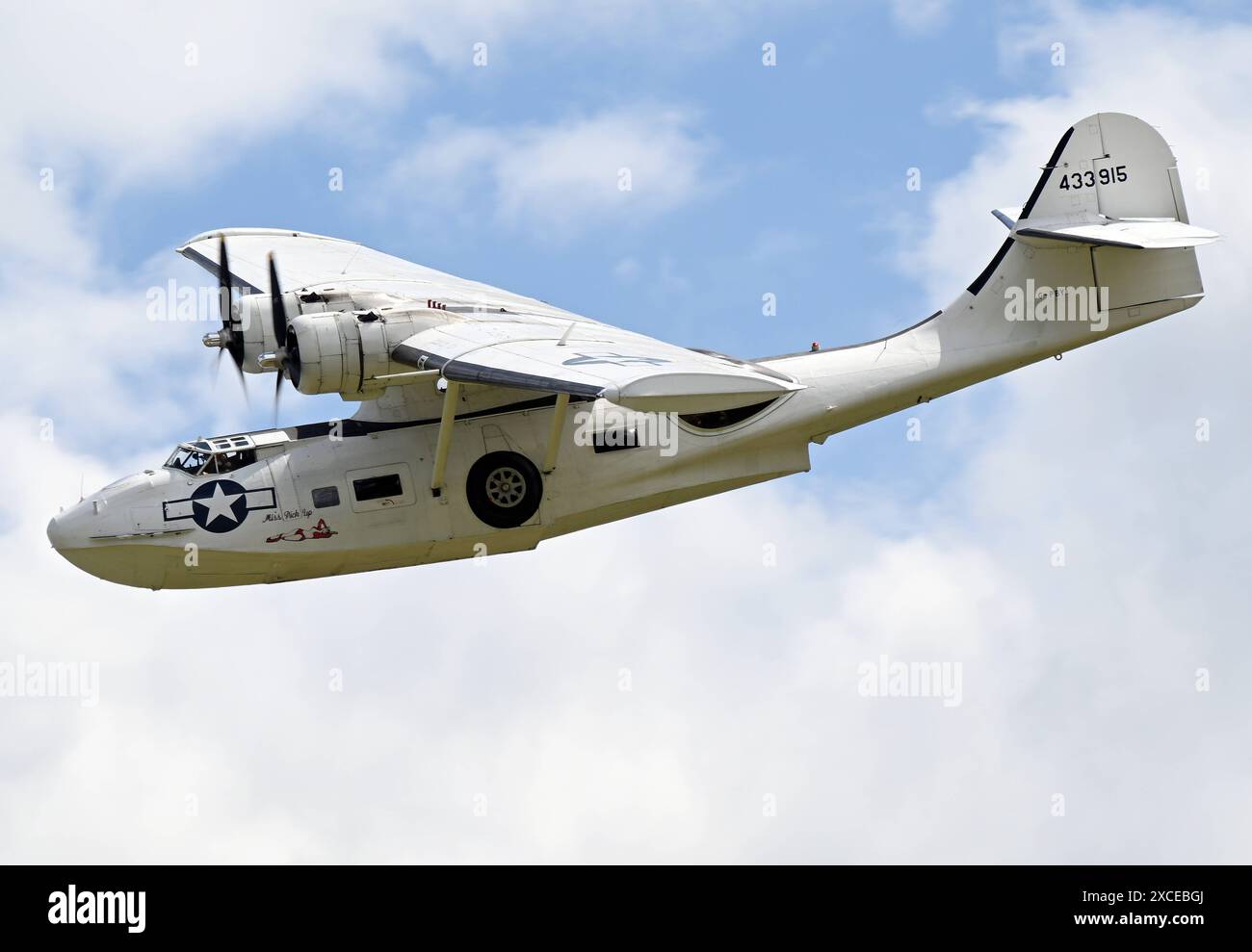 16.06.2024, xjhx, Wirtschaft Flugplatz-Kerb Gelnhausen 2024 v.l. Flugzeug Maschine Consolidated 28 Catalina, enregistrement / numéro de série : G-PBYA, autre numéro de série : 433915 nom Miss Pick Up Gelnhausen *** 16 06 2024, xjhx, Wirtschaft Flugplatz Kerb Gelnhausen 2024 v l Flugzeug Maschine Consolidated 28 Catalina, Registration Serial G PBYA, Alternate Serial 433915 nom Miss Pick Up Gelnhausen Banque D'Images