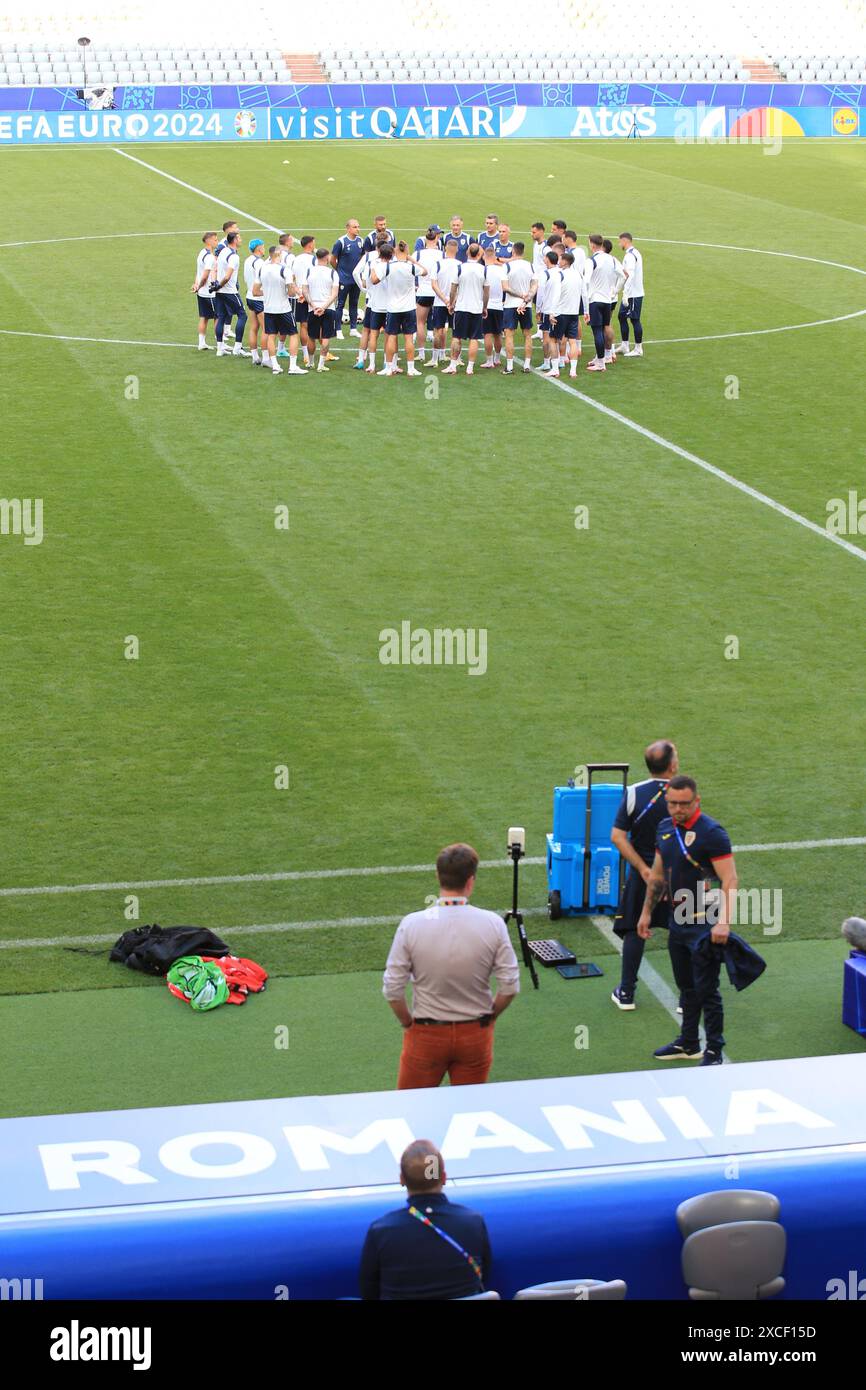 Munich Football Arena, Munich, Allemagne. 16 juin 2024. Euro 2024 Groupe E Football, Roumanie contre Ukraine ; la Roumanie s'entraîne avec l'entraîneur Edward Iordanescu un jour avant le match. Crédit : action plus Sports/Alamy Live News Banque D'Images