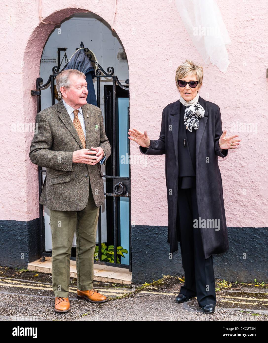 Judi Spiers dévoile une plaque pour marquer la maison d'enfance de l'actrice Belinda Lee. Banque D'Images