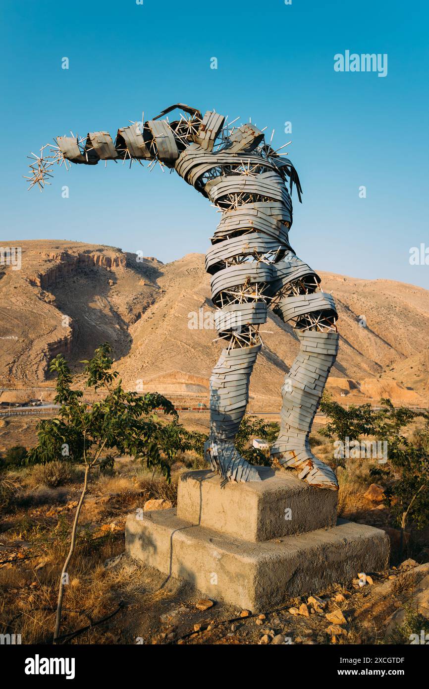 Sculpture sans tête dans un parc de randonnée. Banque D'Images