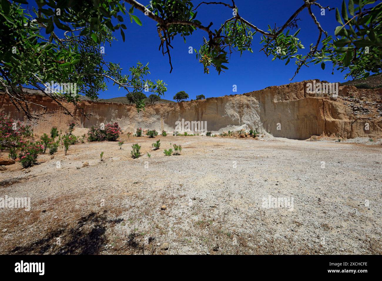 Carrière de cendres volcaniques du volcan Nisyros, île de Tilos, îles du Dodécanèse, Grèce. Banque D'Images