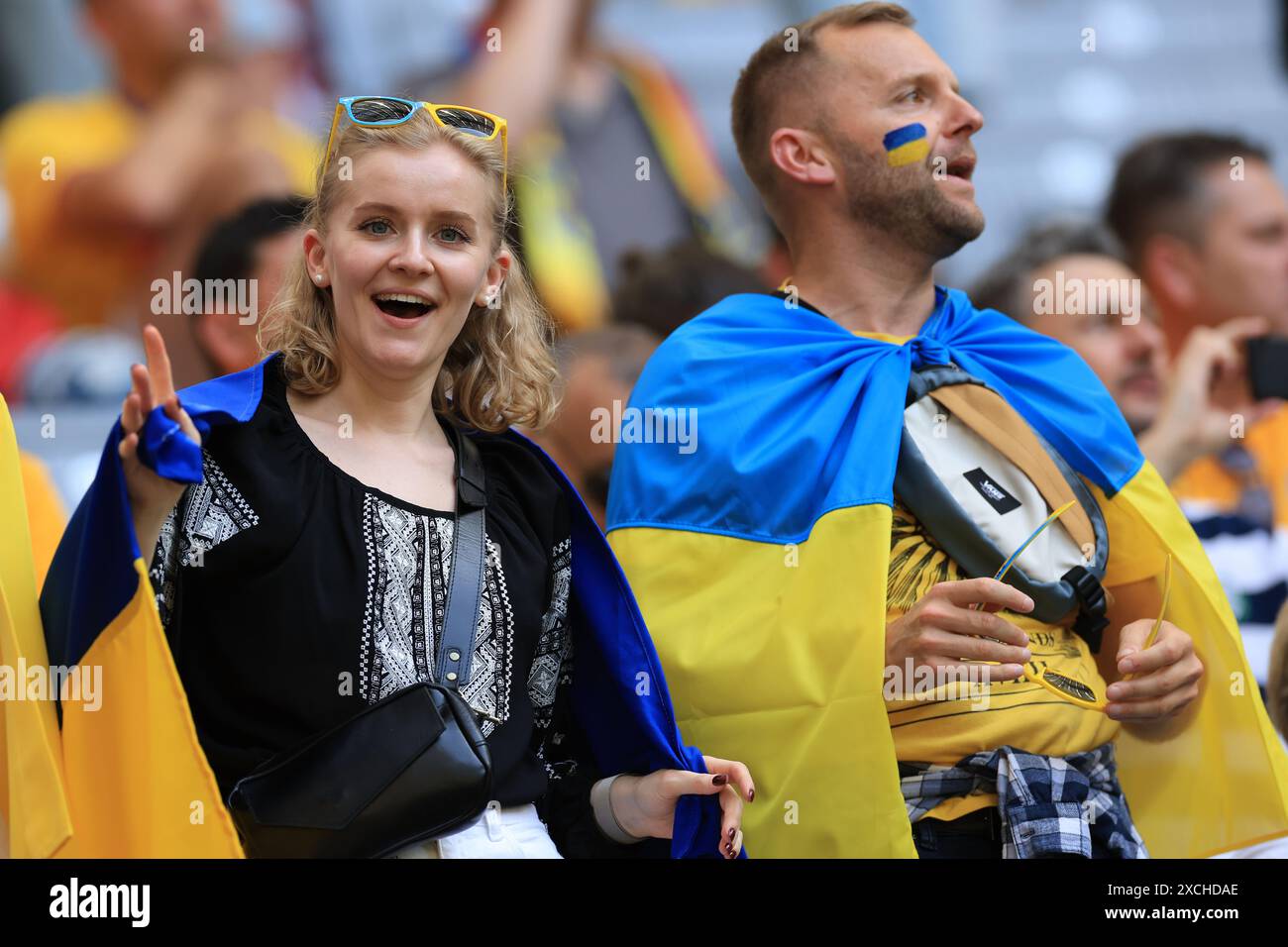 Munich Football Arena, Munich, Allemagne. 17 juin 2024. Euro 2024 Groupe E Football, Roumanie contre Ukraine ; Ukraine fans Credit : action plus Sports/Alamy Live News Banque D'Images