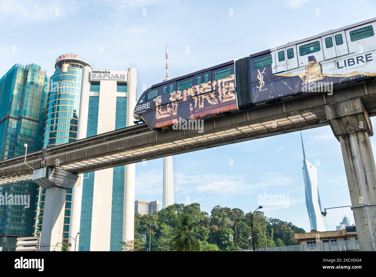 Kuala Lumpur, Malaisie 20 avril 2023 : Un réseau de transport intégré moderne et efficace, le système de métro rapide de Klang Valley, les vents parient sans effort Banque D'Images