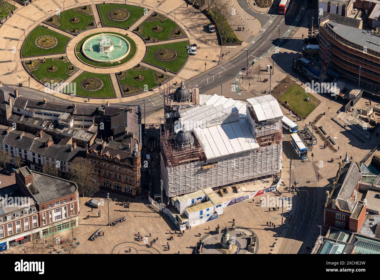 Photo aérienne du musée maritime de Hull enveloppé dans un échafaudage prise à 1500 pieds Banque D'Images