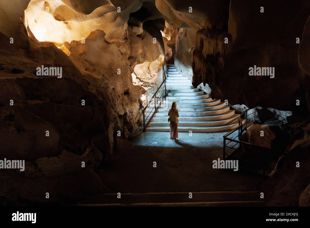 Cueva del Tesoro, ou la grotte au trésor, Rincon de la Victoria, province de Malaga, Espagne. Banque D'Images