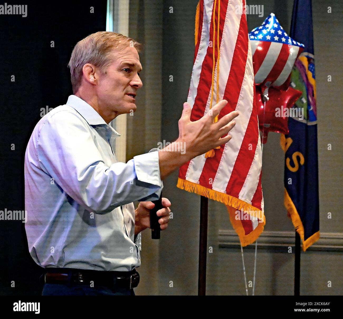 WICHITA, KANSAS - 15 JUIN 2024 le président du pouvoir judiciaire de la Chambre, Jim Jordan (R-OH), s'exprimant lors d'un rassemblement de fonds de campagne pour le député du Kansas, Ron Estes, soutient Estes dans sa candidature pour sa réélection au 4e siège du Congrès Banque D'Images