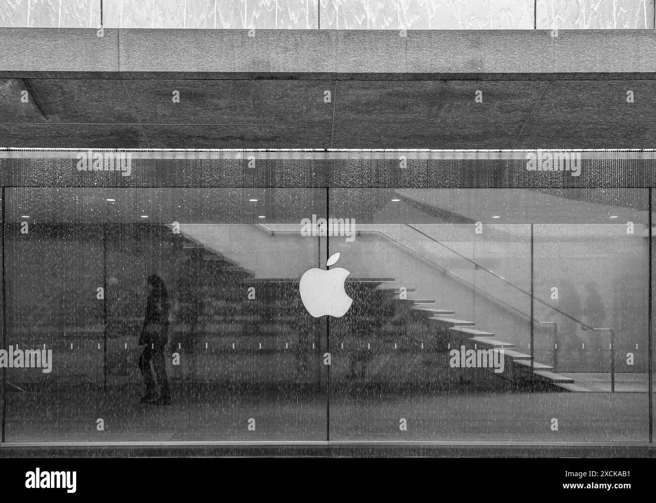 Détail du cristal du magasin phare Apple à Piazza Liberty, Milan, Lombardie, Italie Banque D'Images