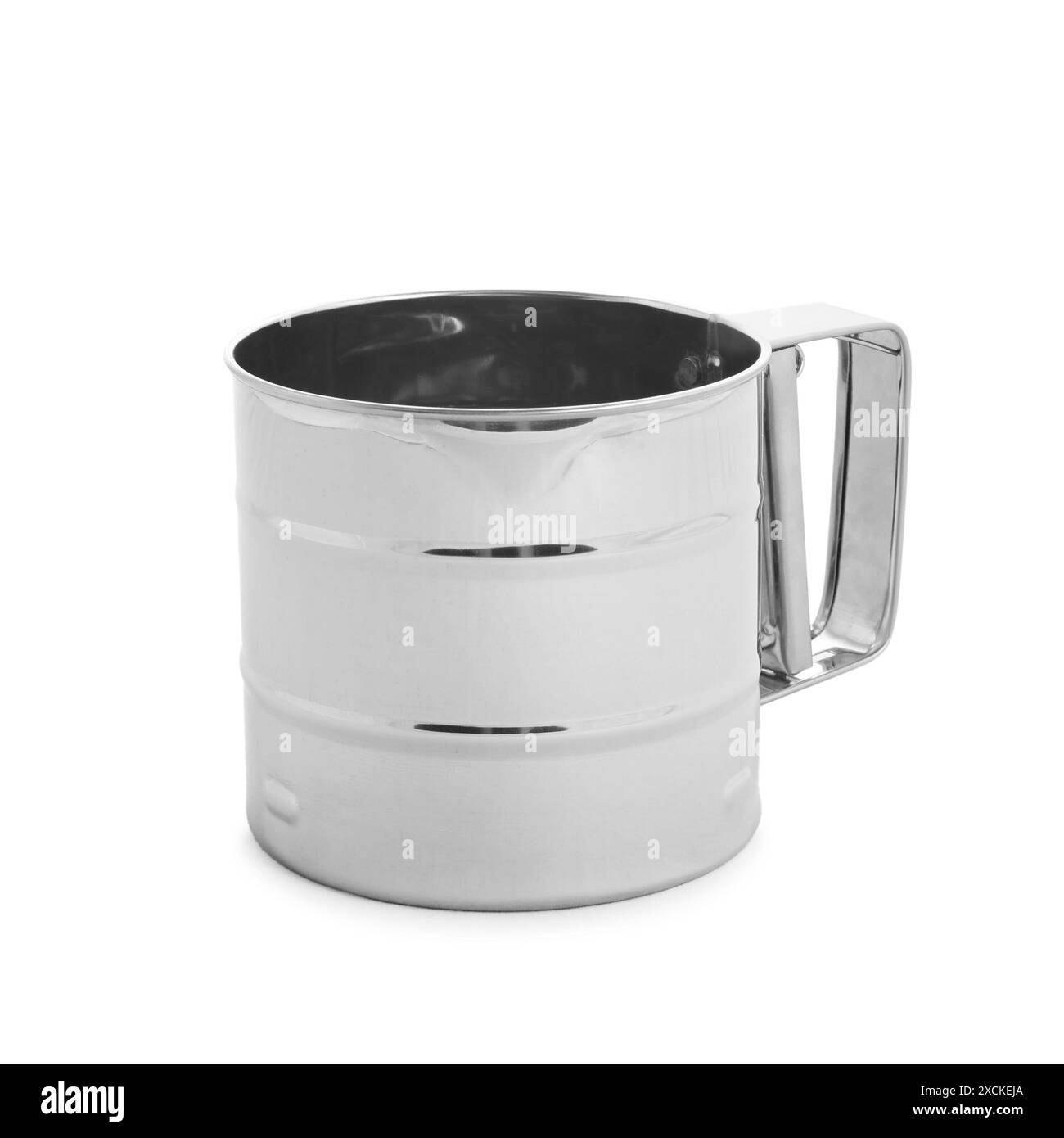 Un tamis métallique isolé sur blanc. Ustensile de cuisson Banque D'Images