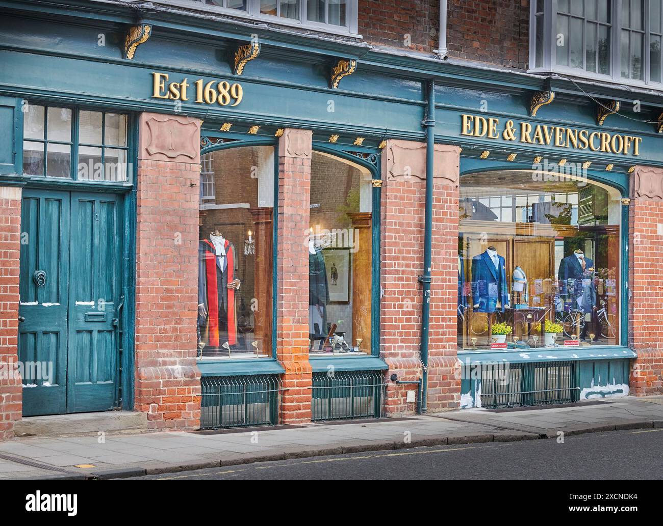 Ede & Ravenscroft, tailleurs et pourvoyeurs de vêtements pour diplômés et diplômés de l'Université de Cambridge, Cambridge, Angleterre. Banque D'Images